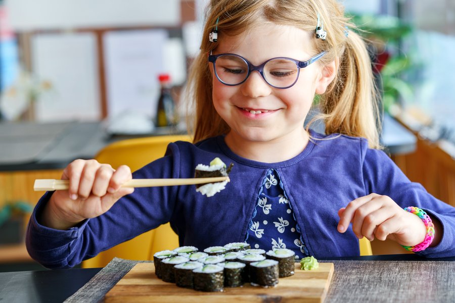 Kids enjoying eating out these school holidays in Wollongong with the Eat Club app